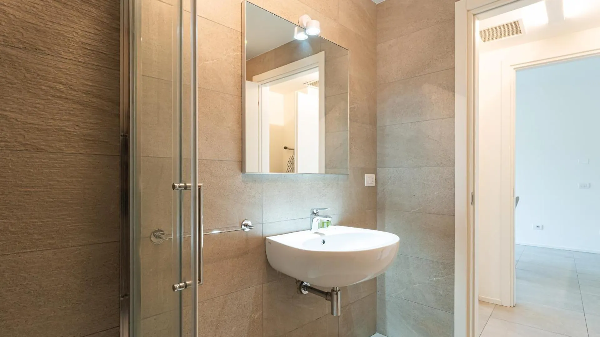Elegante Bilocale Isola A - Mirable Pm Apartamento Milão
