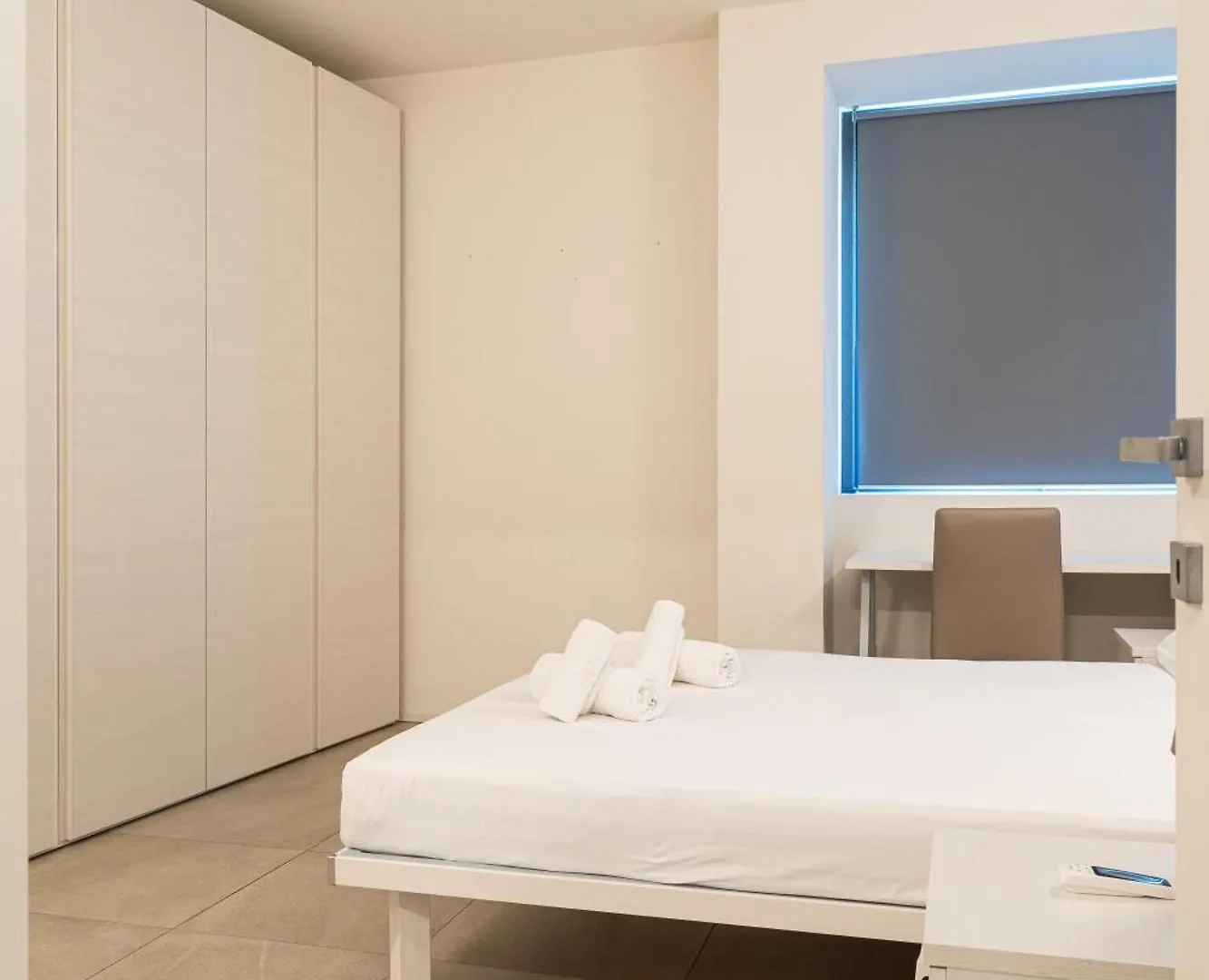 Elegante Bilocale Isola A - Mirable Pm Apartamento Milão 0*,  Itália
